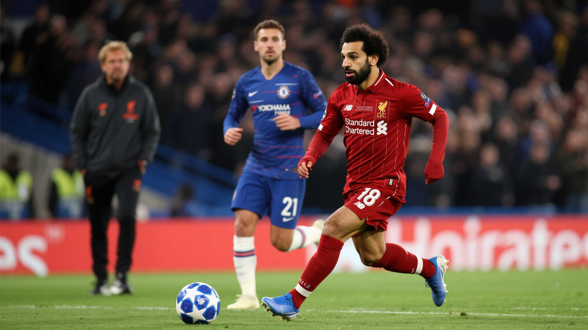 萨拉赫加盟利物浦的8周年:传奇征程由此开启 回顾萨拉赫之前在切尔西时短暂且不如意的经历,他曾因